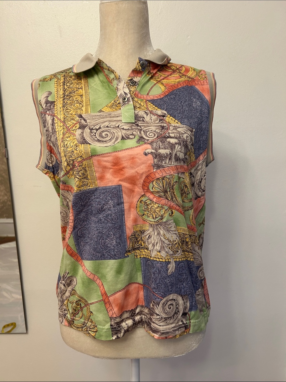 Printed Sleeveless Collared Camisole in Green, Coral & Navy